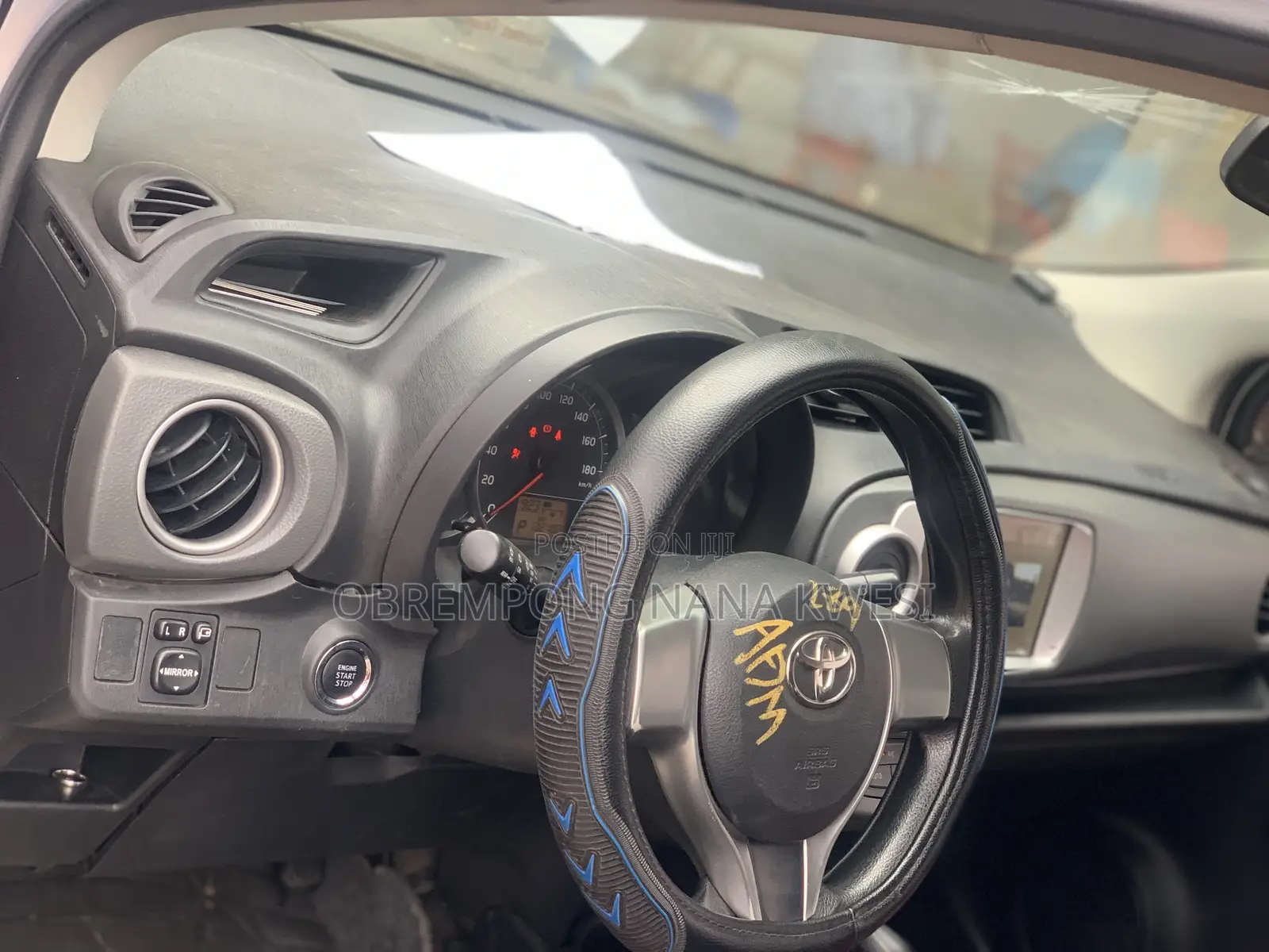 Toyota Vitz 2013 Silver