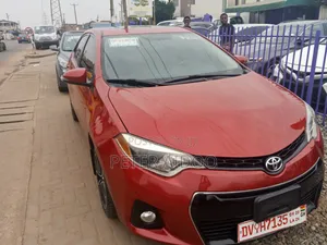 Toyota Corolla 2015 Red