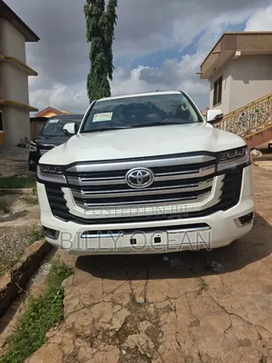 Toyota Land Cruiser 2018 White