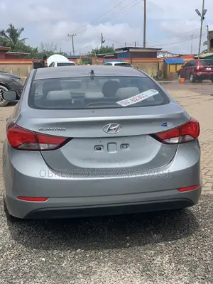 Hyundai Elantra 2016 Silver