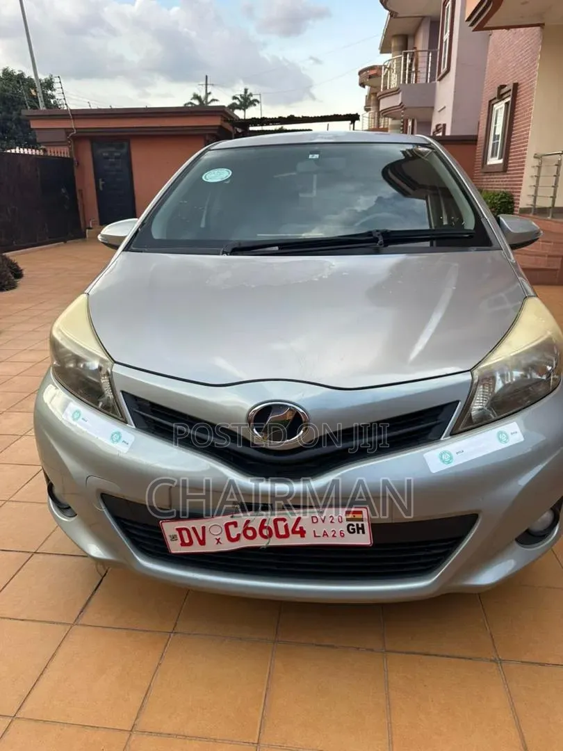 Toyota Vitz 2013 Gray