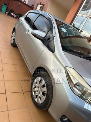 Toyota Vitz 2013 Gray
