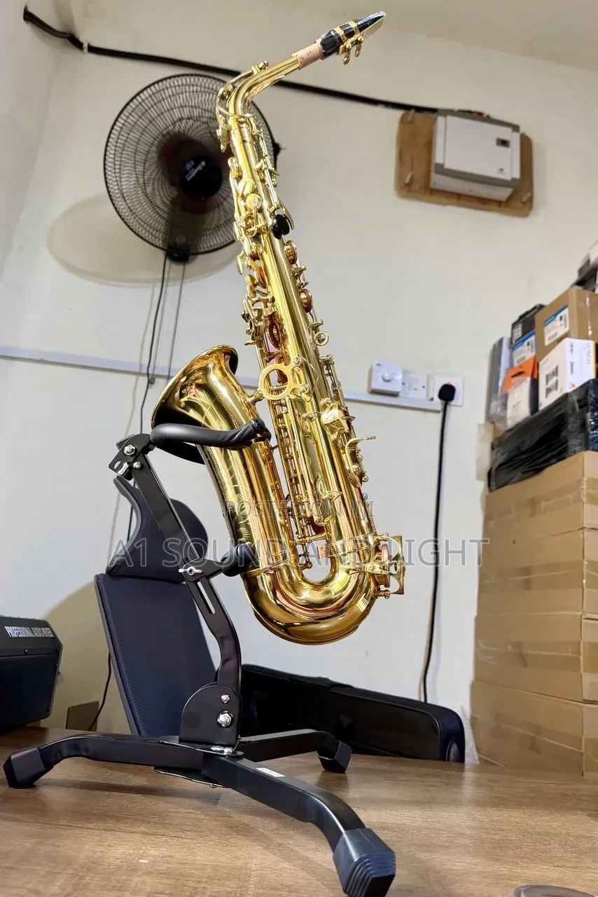 Yamaha YAS Alto Saxophone With Stand