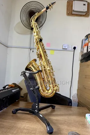 Yamaha YAS Alto Saxophone With Stand