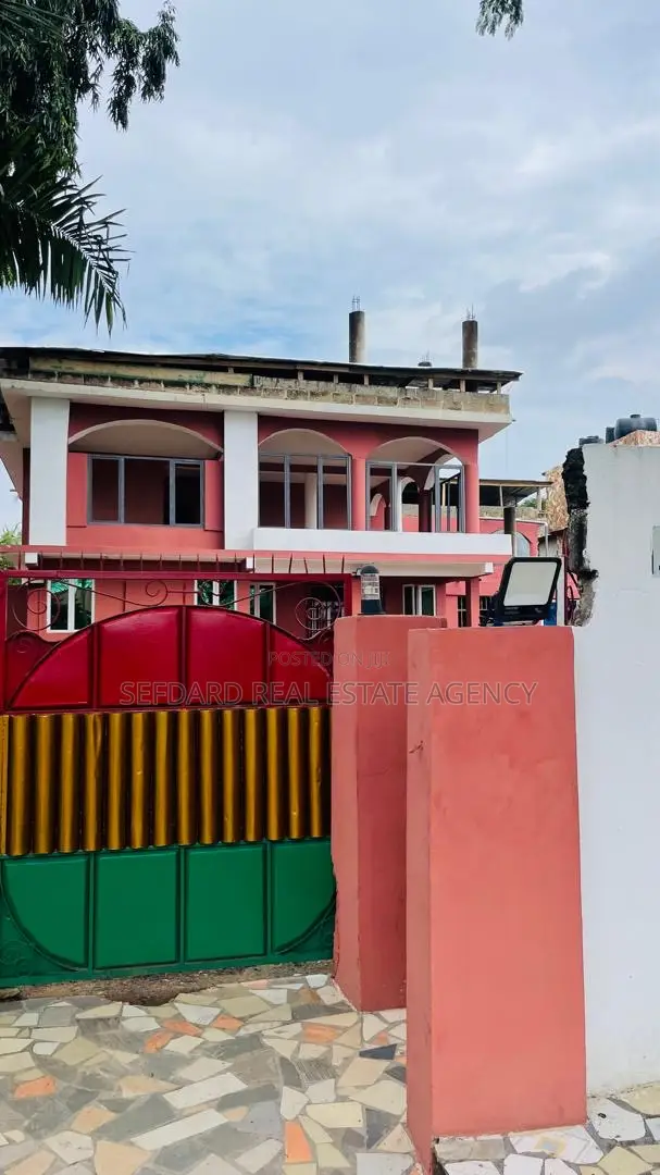 16bdrm Apartment in Sefdard, Kwabenya for sale