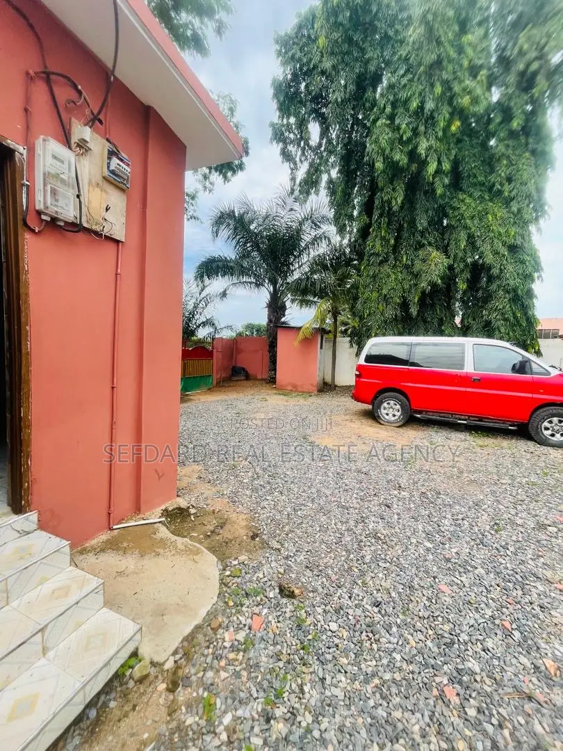 16bdrm Apartment in Sefdard, Kwabenya for sale