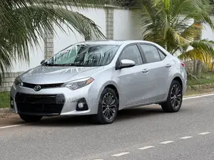 Toyota Corolla S 4dr Sedan (1.8L 4cyl CVT) 2015 Silver