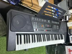 Angelet XTS-966 Electronic Keyboard With 61 Keys and a Black Finish