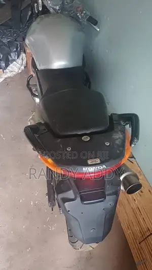 Honda CB 2005 Silver