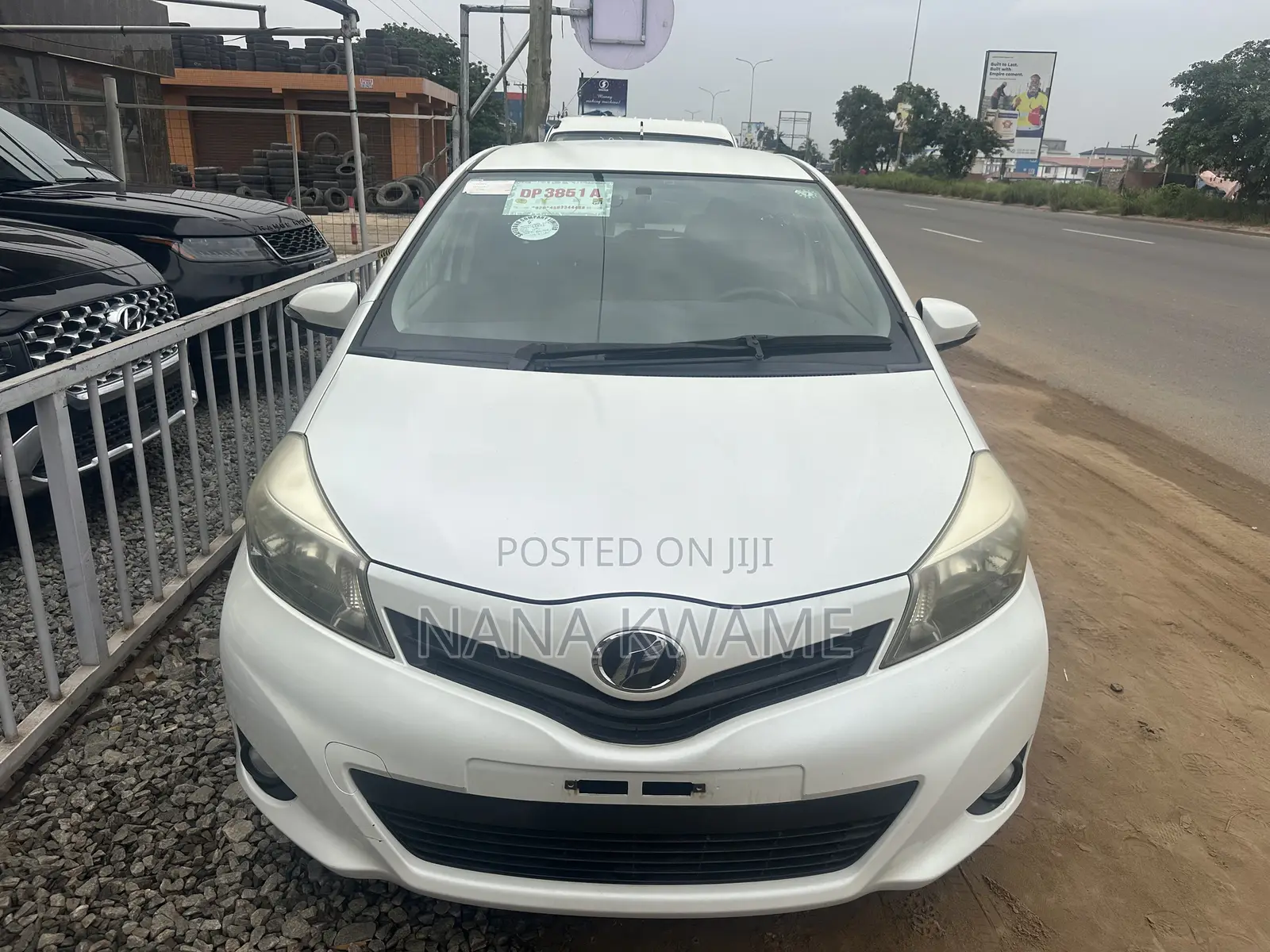 Toyota Vitz 1.3 FWD 5dr 2013 White