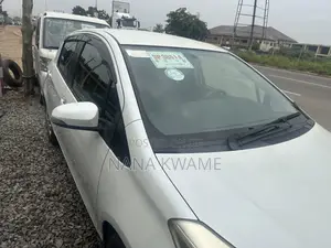 Toyota Vitz 1.3 FWD 5dr 2013 White