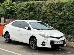Toyota Corolla S 4dr Sedan (1.8L 4cyl CVT) 2014 White