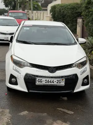 Toyota Corolla S 4dr Sedan (1.8L 4cyl CVT) 2014 White
