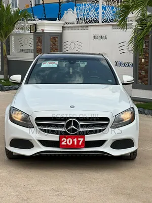Mercedes-Benz C300 Luxury 4matic Sedan AWD (2.0L 4cyl 7A) 2017 White