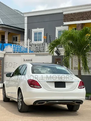 Mercedes-Benz C300 Luxury 4matic Sedan AWD (2.0L 4cyl 7A) 2017 White