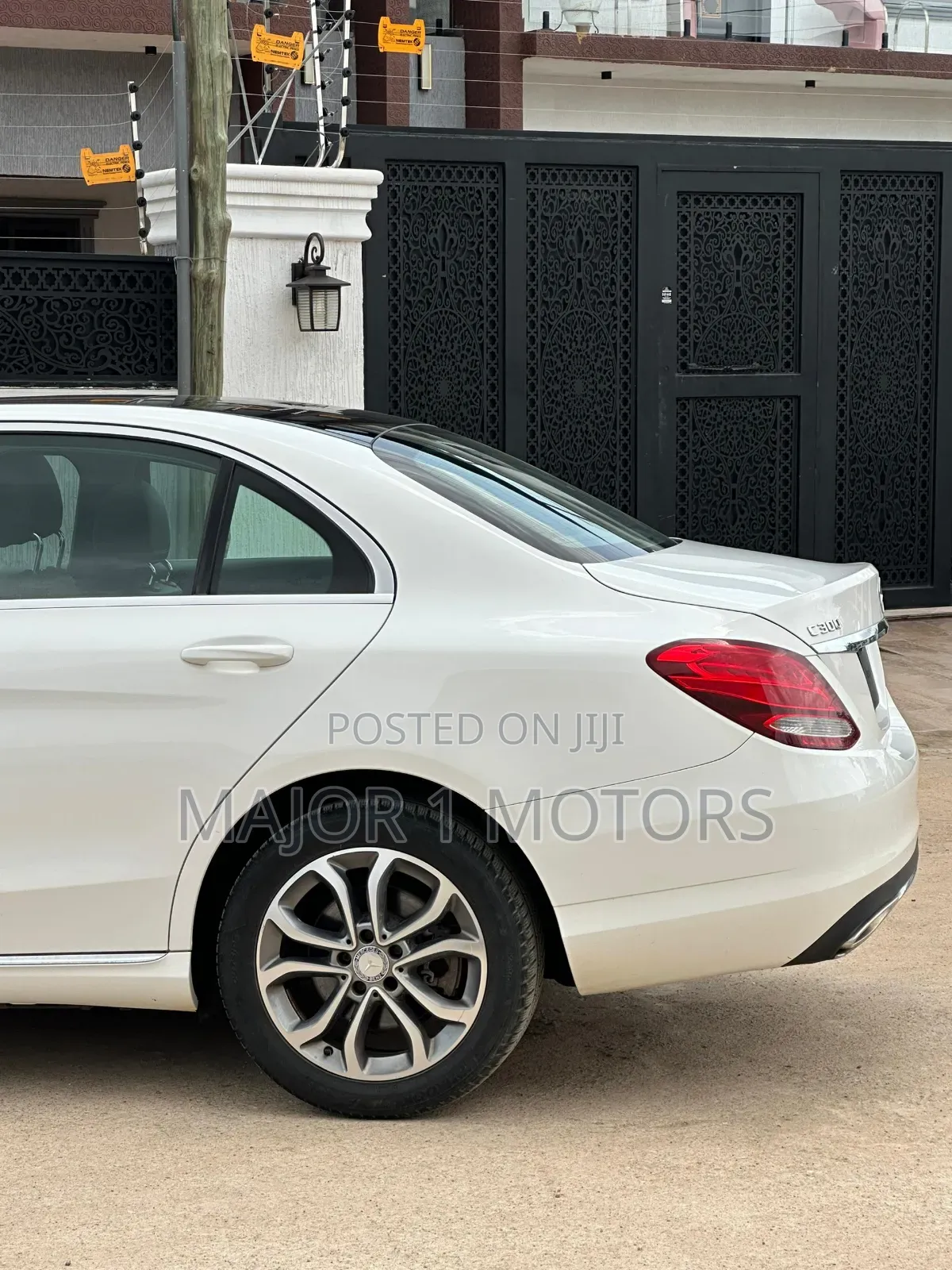 Mercedes-Benz C300 Luxury 4matic Sedan AWD (2.0L 4cyl 7A) 2017 White