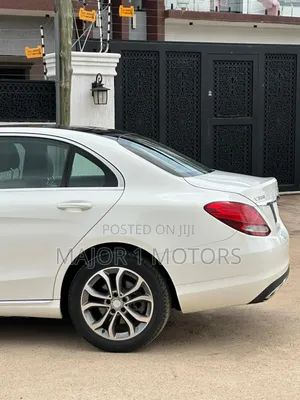 Mercedes-Benz C300 Luxury 4matic Sedan AWD (2.0L 4cyl 7A) 2017 White