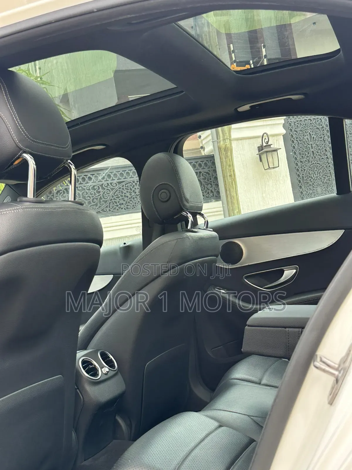 Mercedes-Benz C300 Luxury 4matic Sedan AWD (2.0L 4cyl 7A) 2017 White
