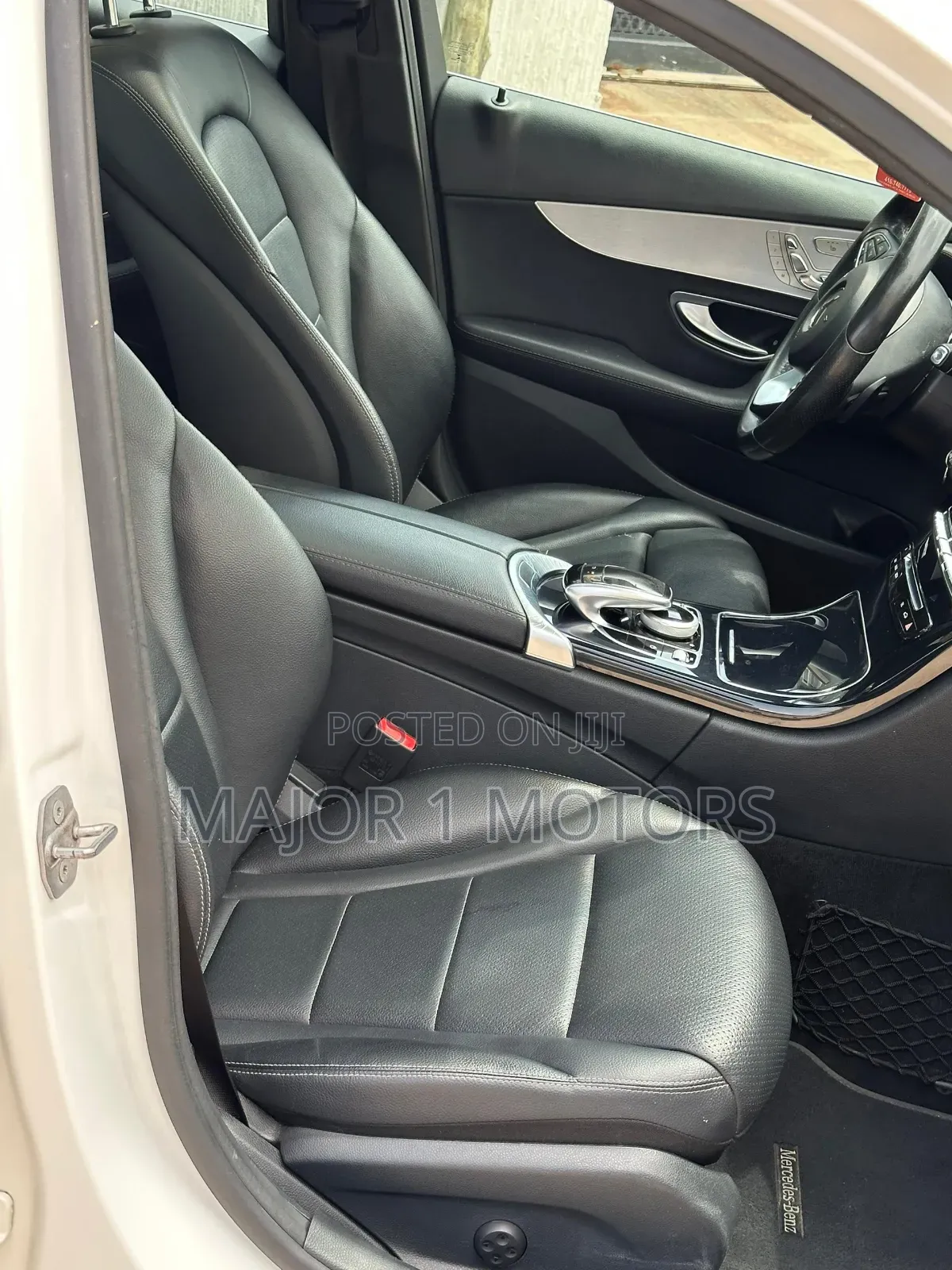 Mercedes-Benz C300 Luxury 4matic Sedan AWD (2.0L 4cyl 7A) 2017 White