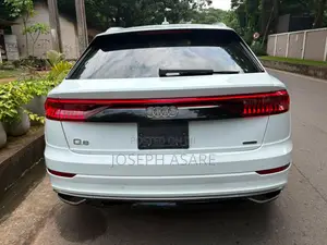 Audi Q8 2021 White