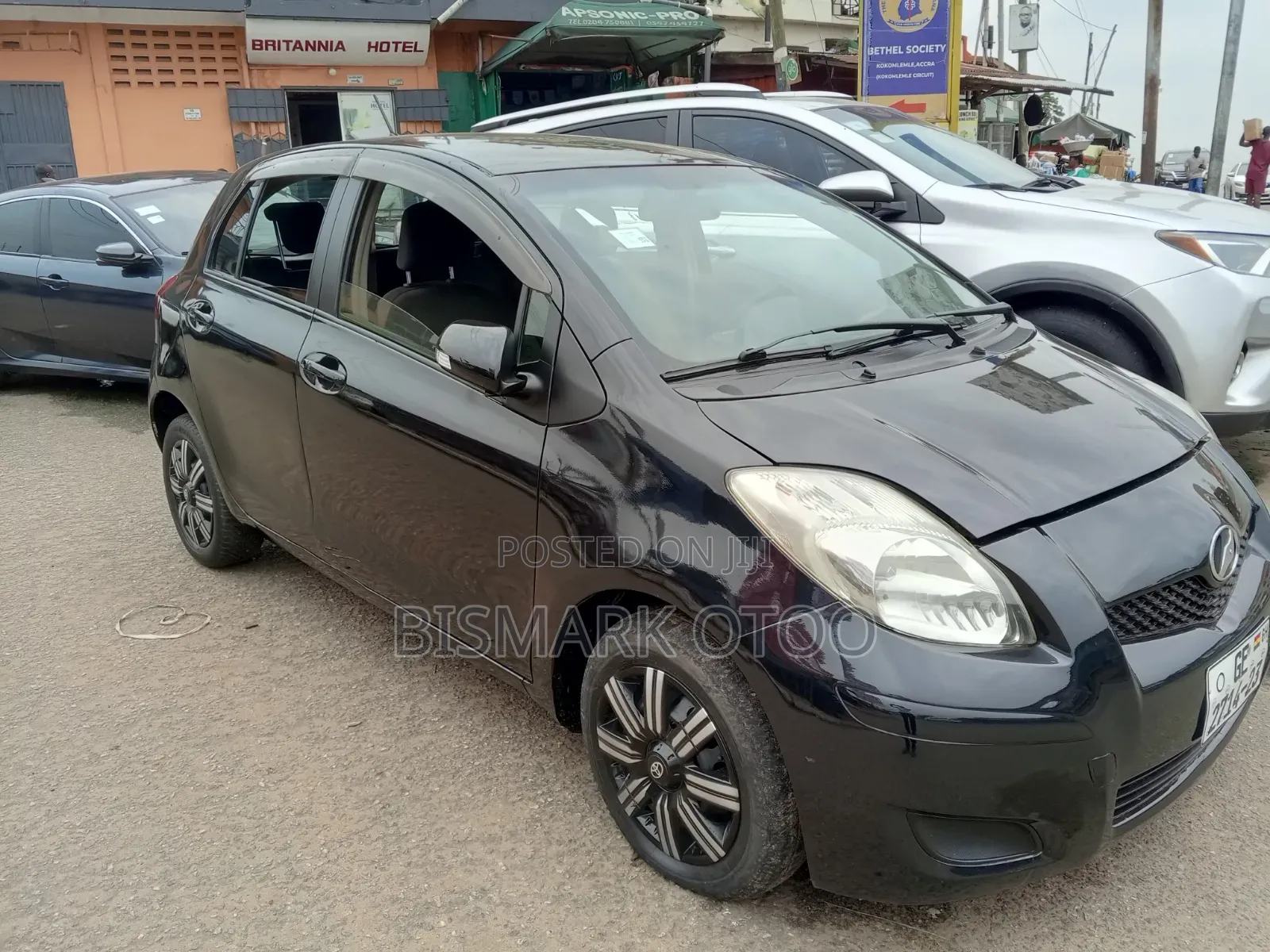 Toyota Vitz 2010 Black