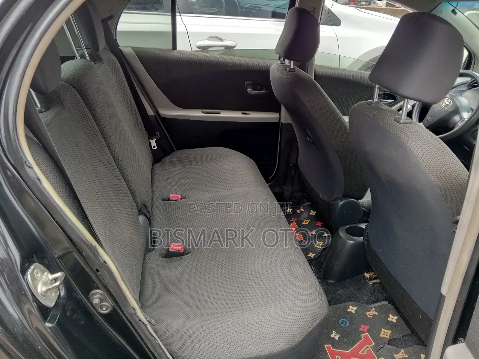 Toyota Vitz 2010 Black