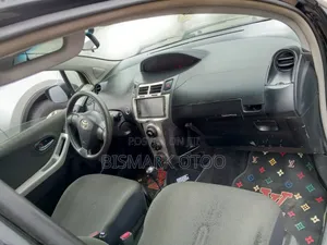 Toyota Vitz 2010 Black