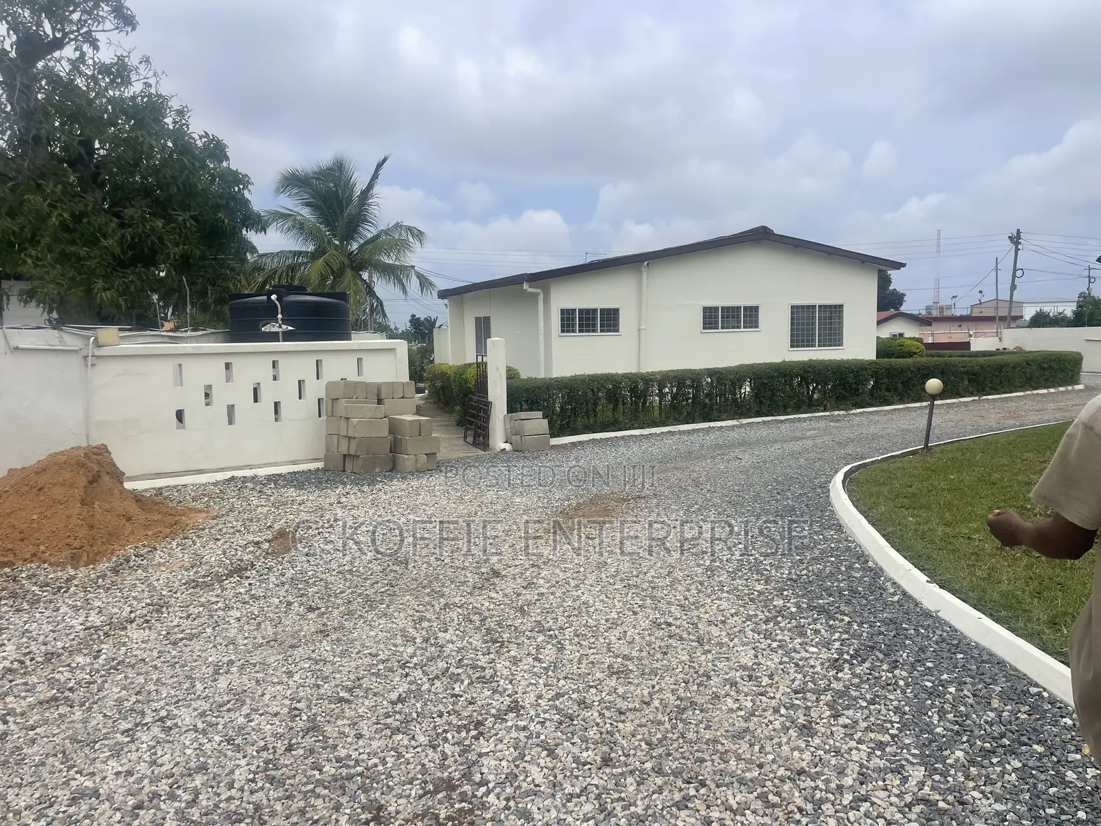 Furnished 4bdrm House in Tesano for rent