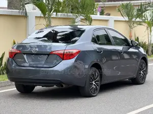 Toyota Corolla SE 4dr Sedan (1.8L 4cyl CVT) 2017 Gray