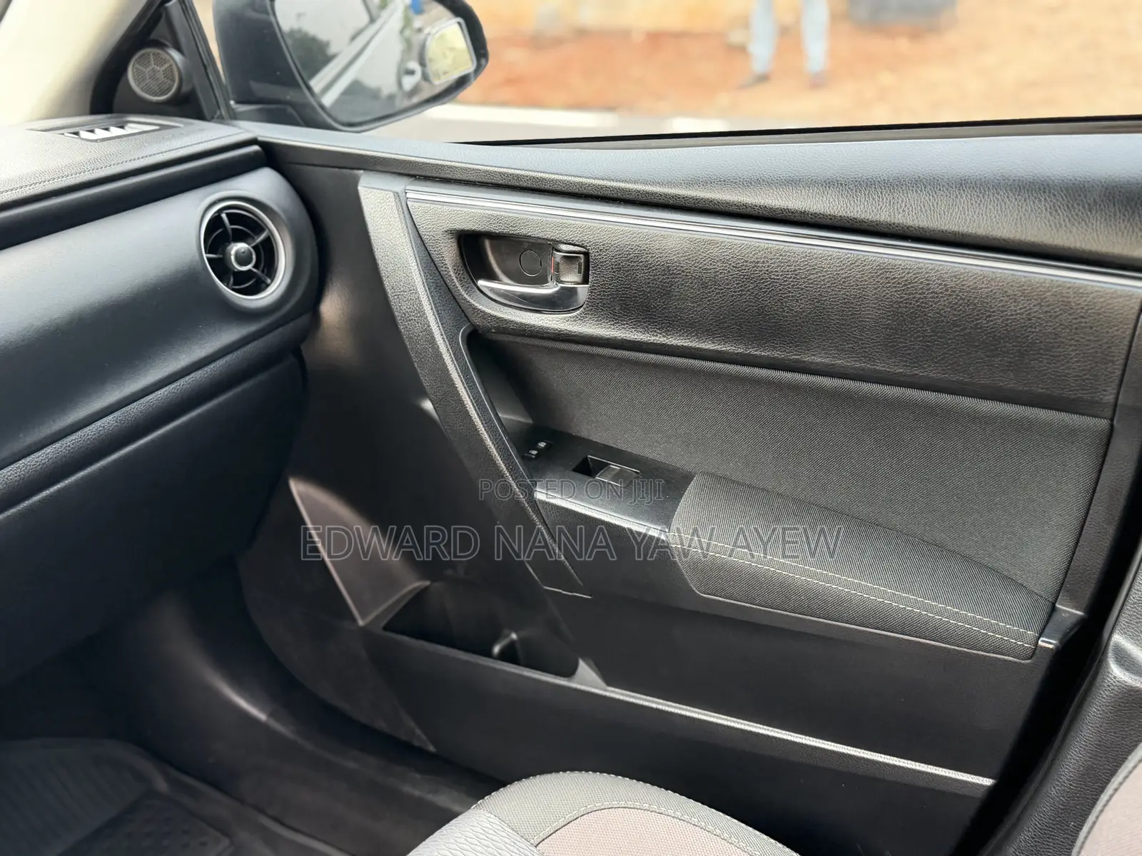 Toyota Corolla SE 4dr Sedan (1.8L 4cyl CVT) 2017 Gray