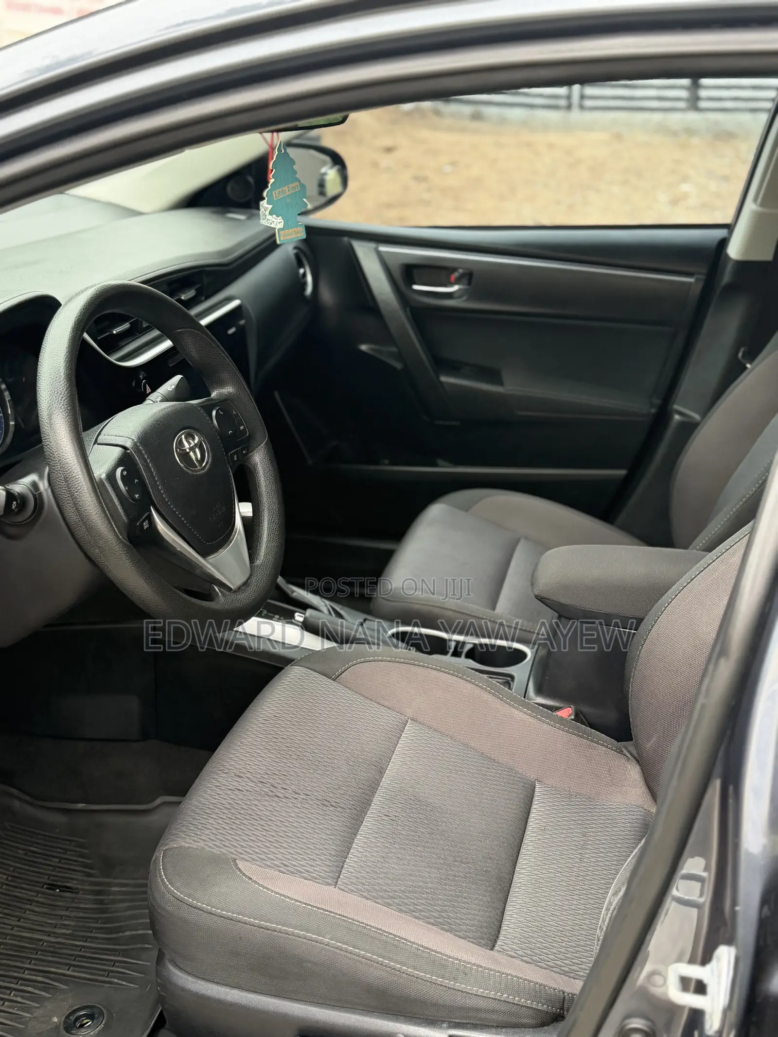 Toyota Corolla SE 4dr Sedan (1.8L 4cyl CVT) 2017 Gray
