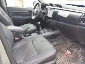 Toyota Hilux 2017 Silver