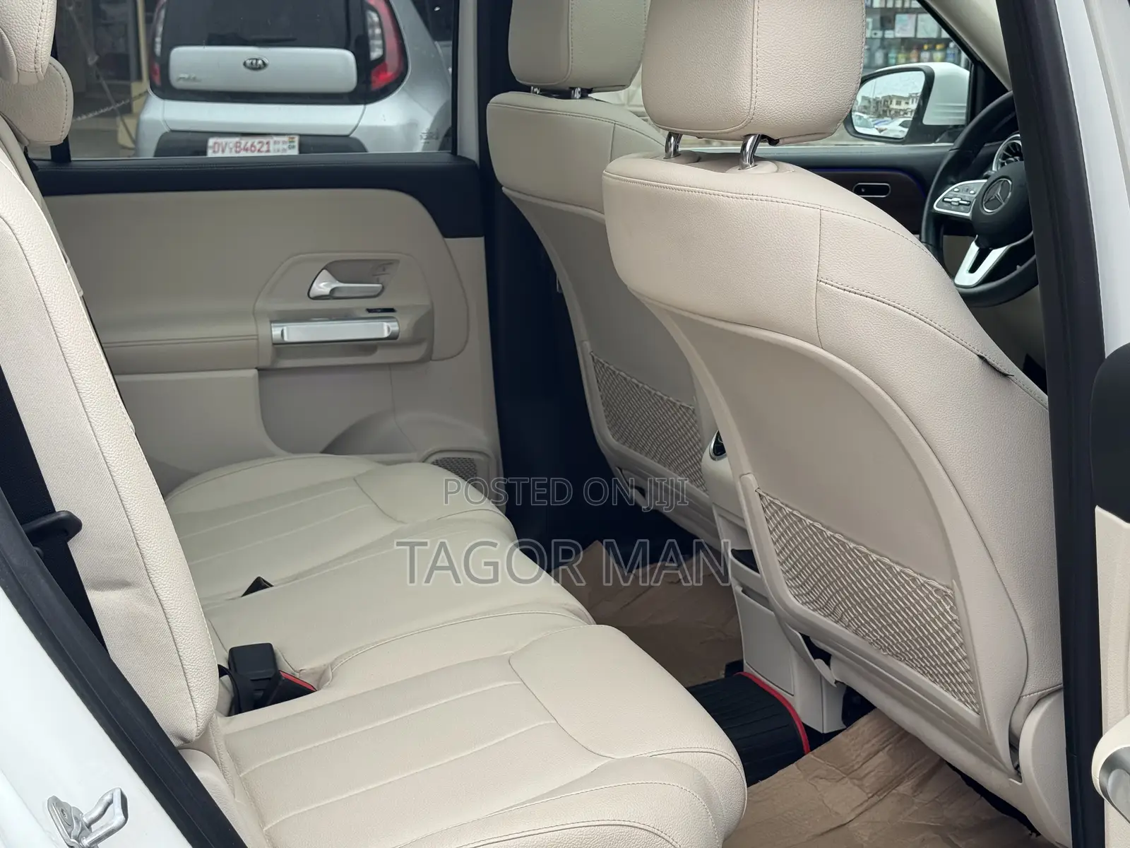 Mercedes-Benz GLB-Class 2023 White