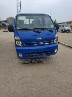 Kia Bongo 2013 Blue