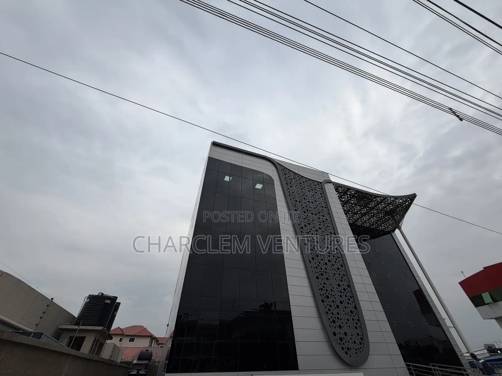 Prime Commercial Space for Rent
