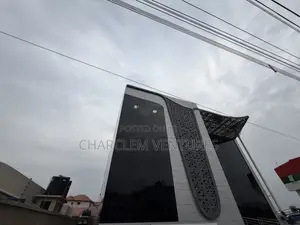 Prime Commercial Space for Rent