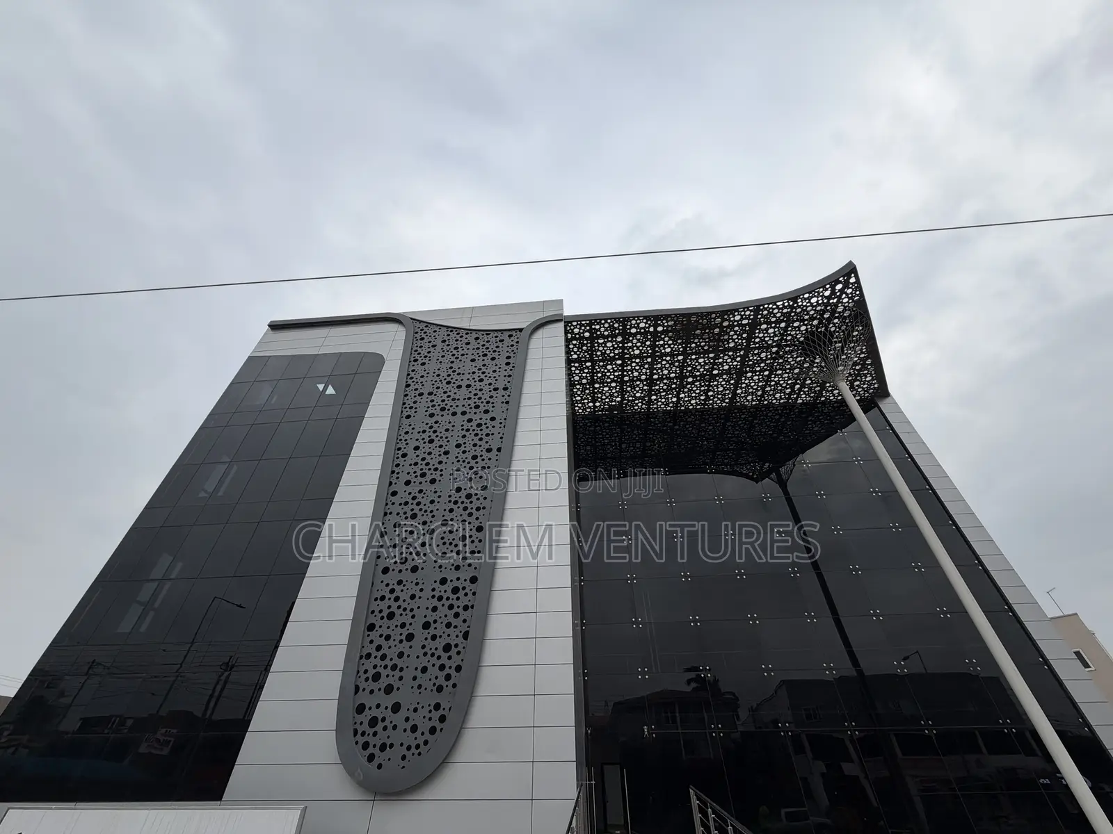 Prime Commercial Space for Rent