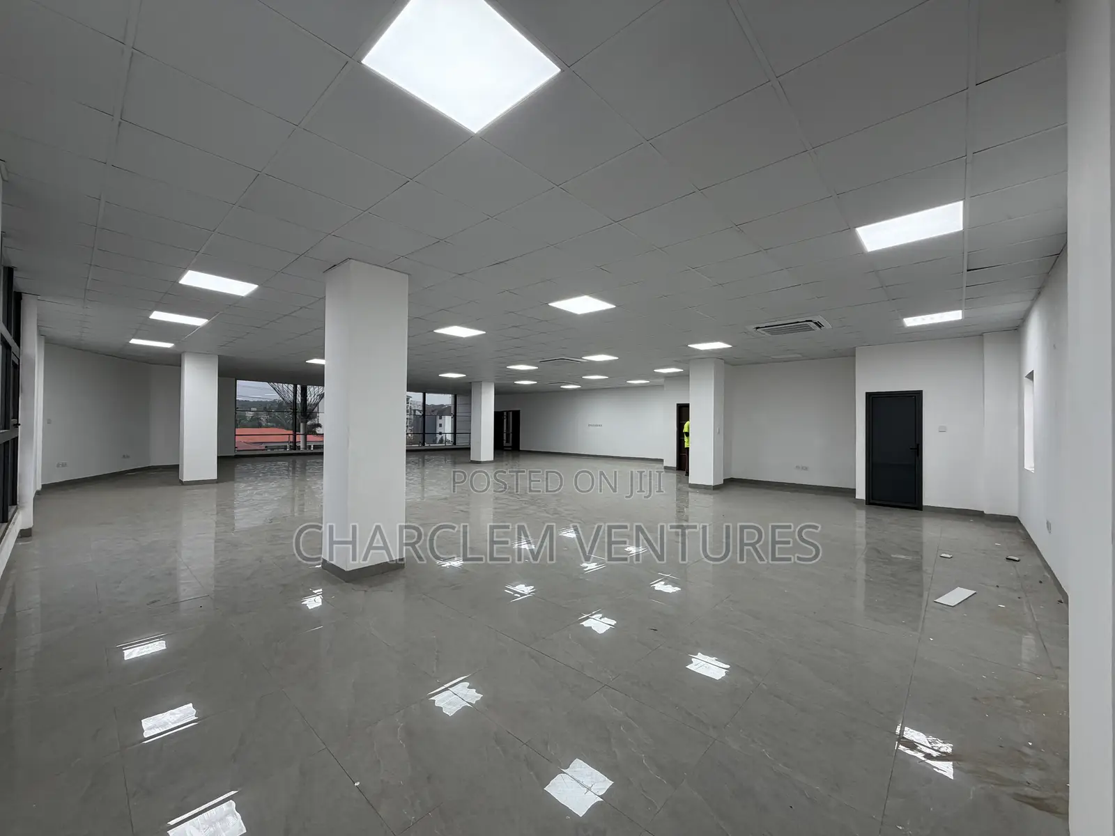 Prime Commercial Space for Rent