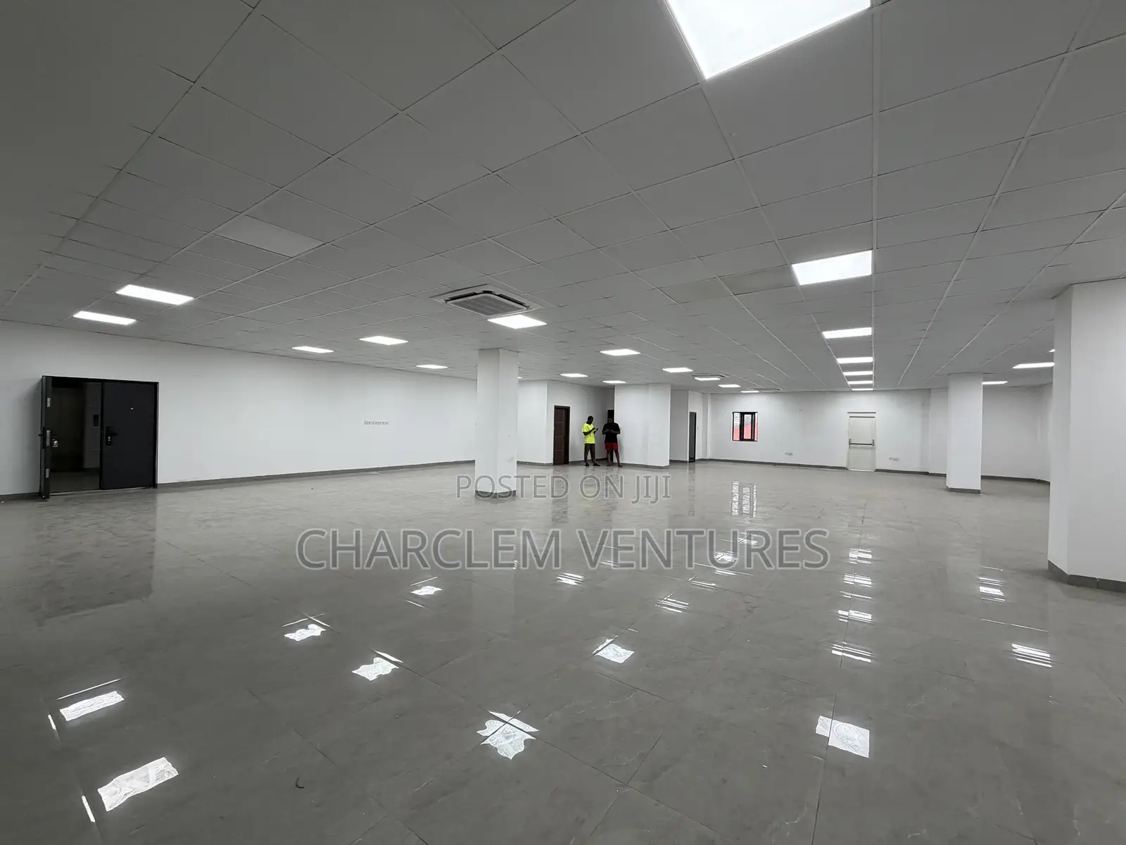 Prime Commercial Space for Rent