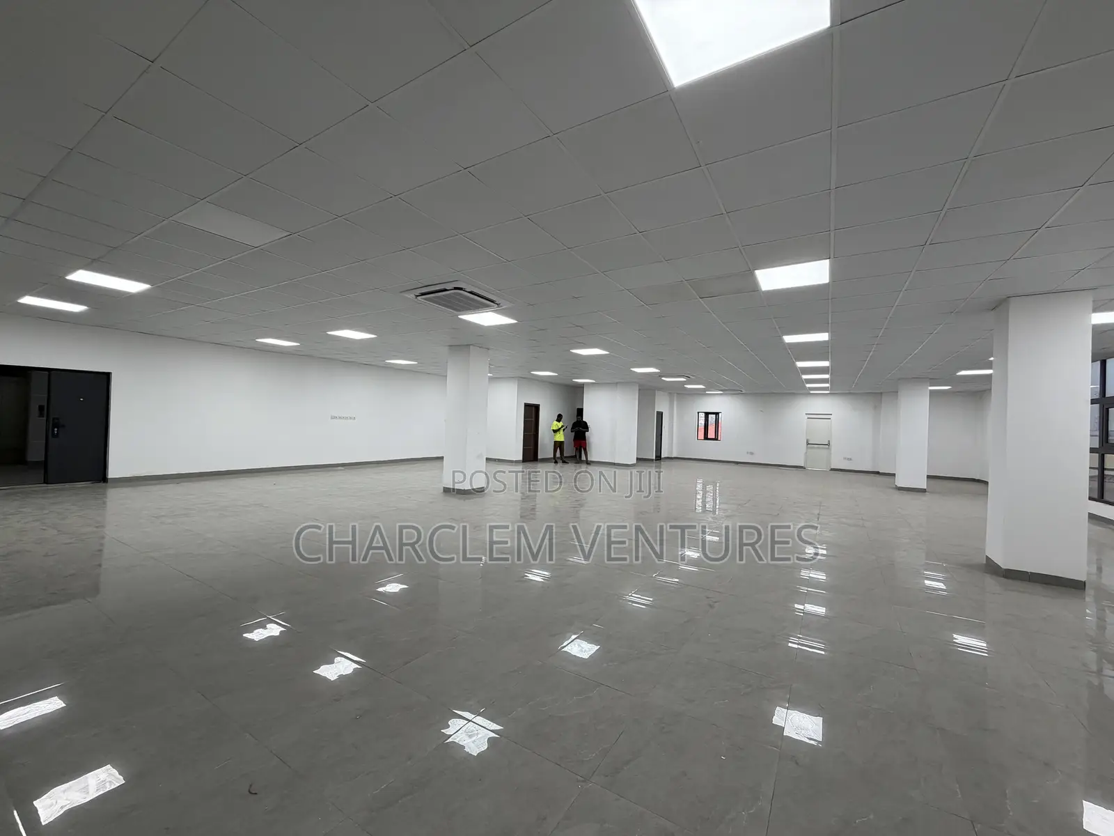 Prime Commercial Space for Rent