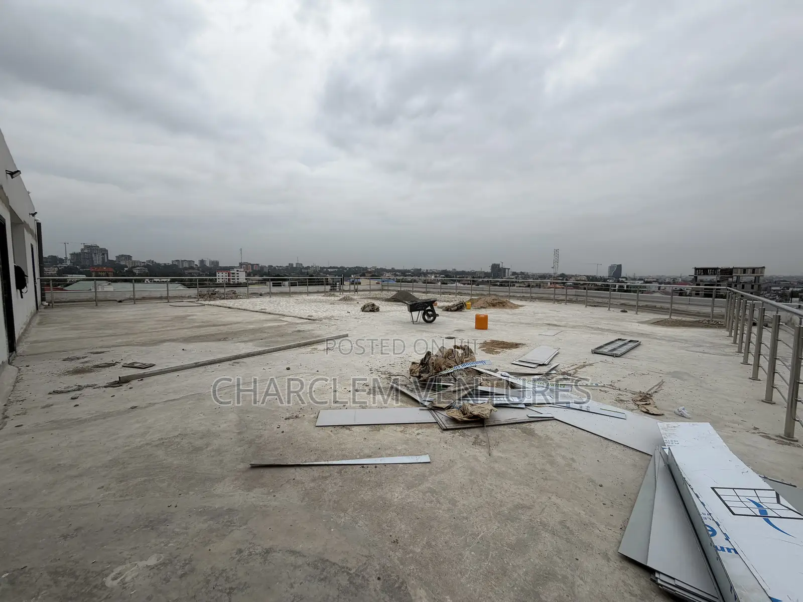 Prime Commercial Space for Rent