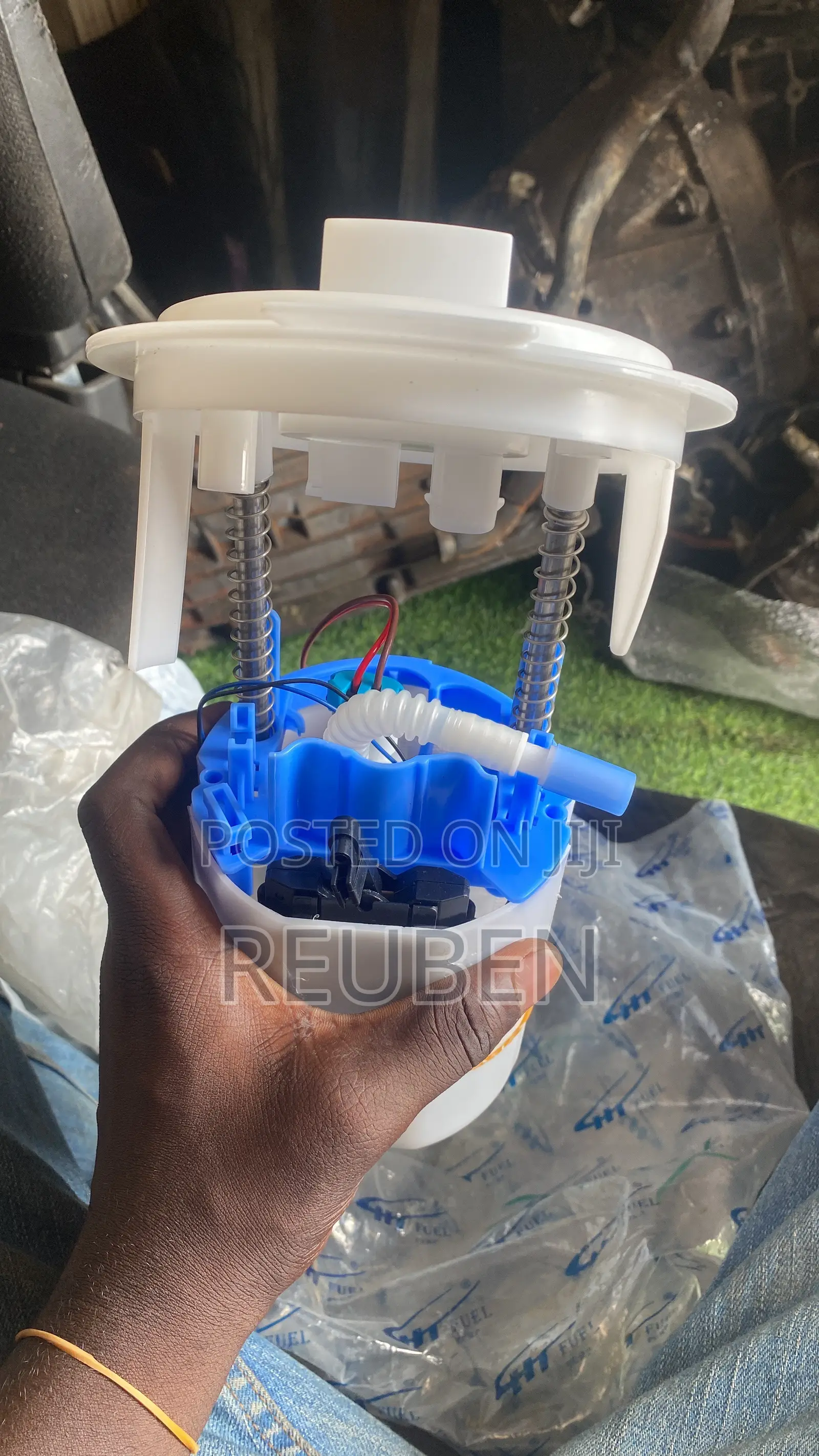 Mercedes Benz C300 Fuel Pump
