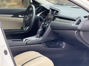 Honda Civic 2019 White