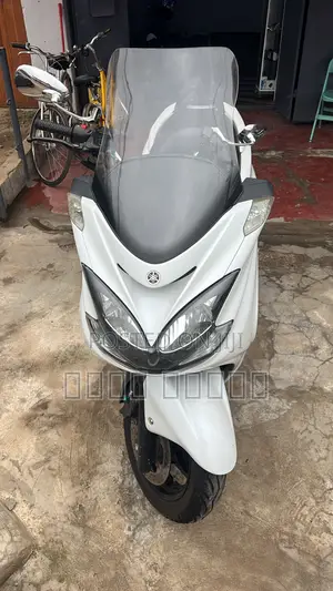 Yamaha Majesty 2020 White