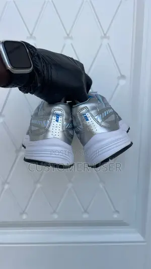 Nike Initiator