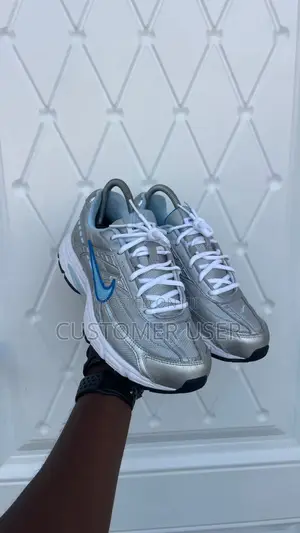 Nike Initiator