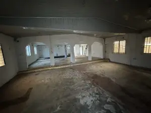 Space for Rent With Lavatory