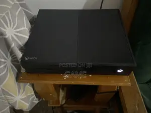 Xbox One With 1 Controller and 70 Games Uk Use
