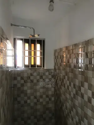 2bdrm Apartment in Taxi Rank Abelenkpe, Lincoln School Area for rent