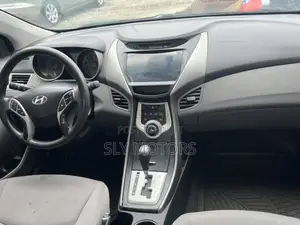 Hyundai Elantra GLS Sedan FWD (1.8L 4cyl 6M) 2013 Blue